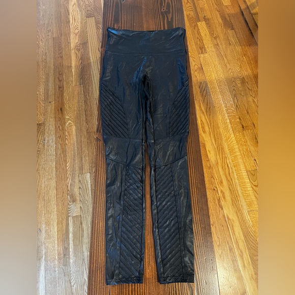 SPANX Faux Leather Moto Leggings Size M Black - Picture 5 of 9